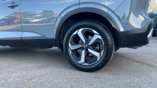 Nissan Qashqai 1.3 DiG-T MH N-Connecta 5dr Petrol Hatchback